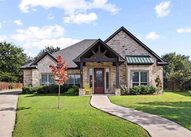 Property at 3647 Rosewood Dr, Denison, TX 75020, 3 beds, 2 baths