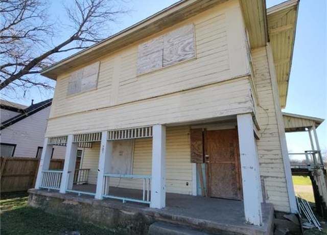 Property at 701 S 9th St, Waco, TX 76706, 3 beds, 2 baths