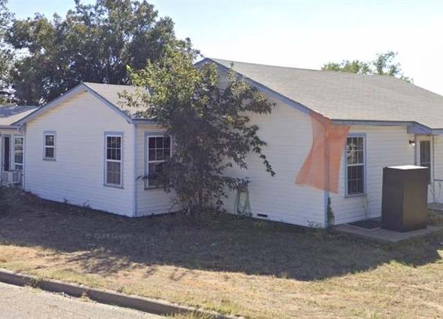 Property at 1644 Locust St, Colorado City, TX 79512, 3 beds, 2 baths