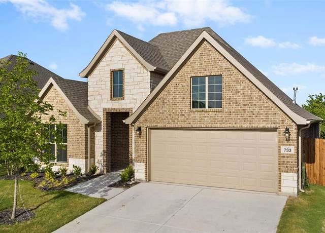 Property at 733 Nandina Rd, Weatherford, TX 76086, 4 beds, 2 baths