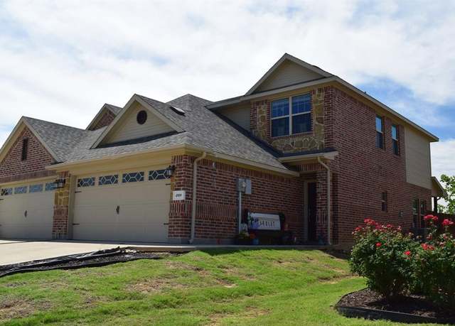 Property at 4909-4911 Villas Dr, Sanger, TX 76266, 3 beds, 2.5 baths
