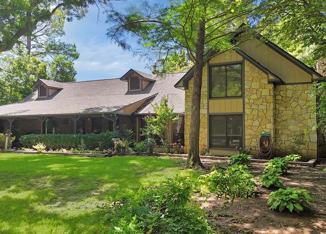 Property at 1317 Sweet Springs Rd, Weatherford, TX 76088, 4 beds, 3.5 baths