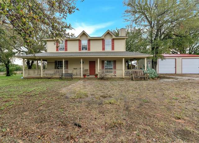 Property at 1006 East Dr, Lake Bridgeport, TX 76426, 4 beds, 2.5 baths