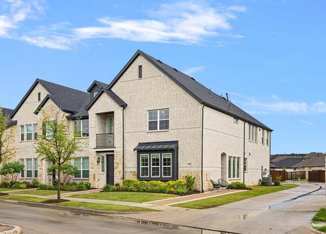 Property at 4505 Cypress Thorn Dr, Arlington, TX 76005, 3 beds, 2.5 baths