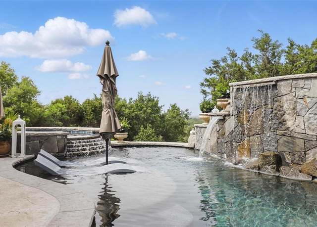 Property at 1009 Timber Hills Dr, Weatherford, TX 76087, 4 beds, 2.5 baths