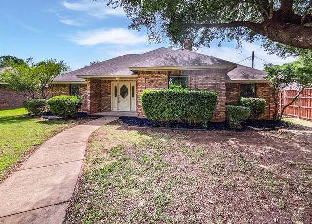 Property at 1910 Hillcroft Dr, Duncanville, TX 75137, 3 beds, 2 baths