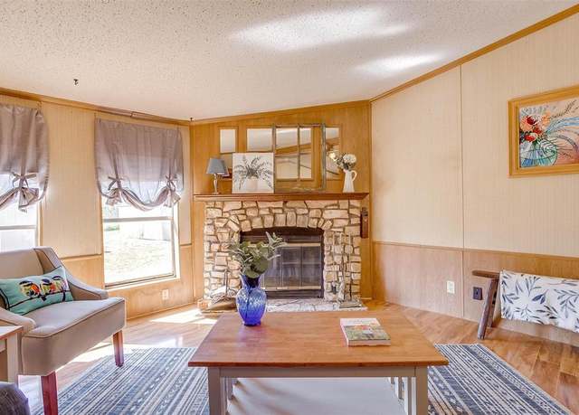 Property at 7027 Apache Trl, Weatherford, TX 76087, 3 beds, 2 baths