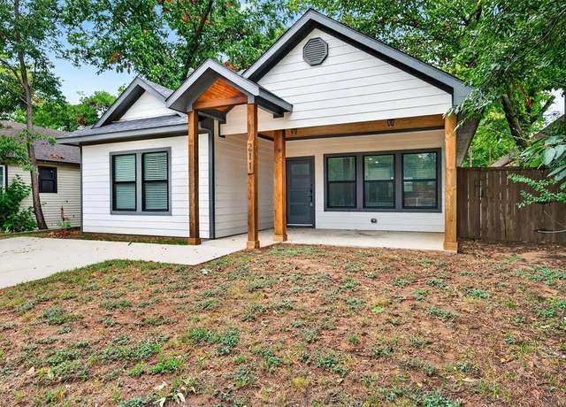 Property at 211 W Murray St, Denison, TX 75020, 3 beds, 2 baths