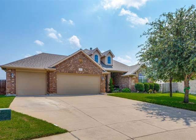 Property at 2424 Silverthorn Ct, Fort Worth, TX 76177, 4 beds, 2 baths