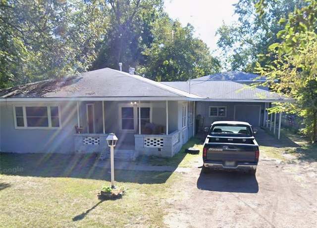 Property at 616 Edgar St, Bossier City, LA 71112, 3 beds, 2 baths