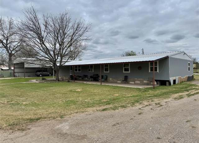 Property at 3326 E Weems Ct, Granbury, TX 76049, 4 beds, 3 baths