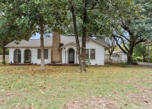 Property at 1302 E 1st St, Mount Pleasant, TX 75455, 3 beds, 1 bath
