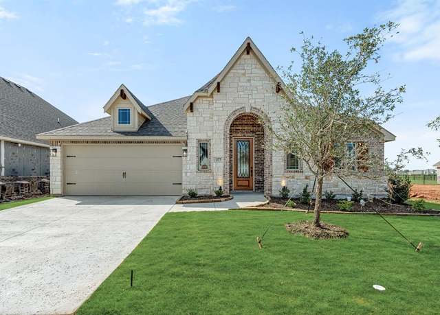 Property at 377 Paddle Boat Dr, Granbury, TX 76049, 3 beds, 2 baths