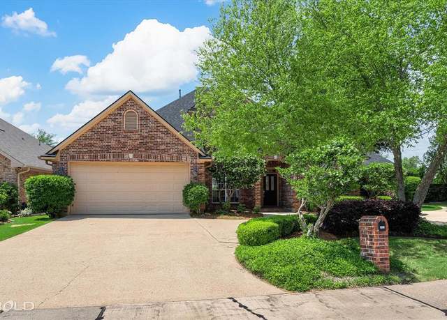 Property at 7204 Old River Dr, Shreveport, LA 71105, 4 beds, 3 baths