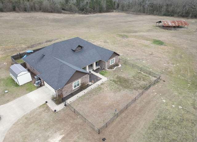 Property at 2511 Peach Rd, Big Sandy, TX 75755, 4 beds, 3.5 baths