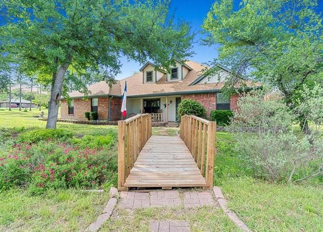 Property at 1717 Adams Ln, Azle, TX 76020, 4 beds, 3 baths