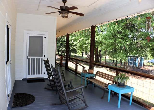 Property at 393 County Road 3112, Jacksonville, TX 75766, 2 beds, 2 baths