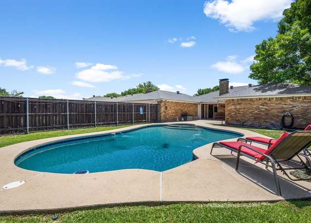 Property at 3213 Kingsbridge Dr, Plano, TX 75075, 4 beds, 3 baths