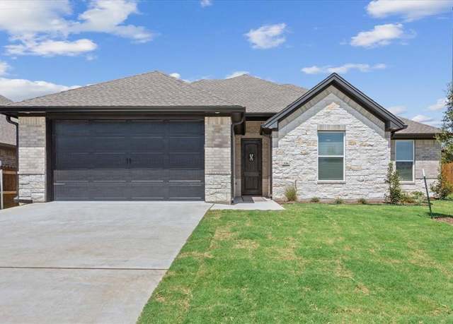 Property at 336 Camellia Dr, Hewitt, TX 76643, 3 beds, 2 baths