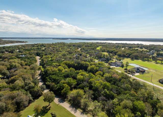 Property at 17136 Woodlawn Dr, Whitney, TX 76692
