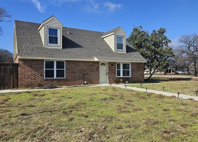 Property at 833 James St, Azle, TX 76020, 4 beds, 2 baths