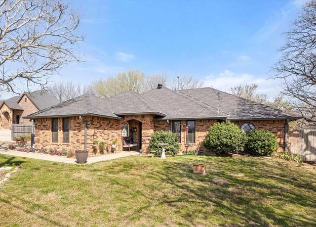 Property at 4658 Barbara Rd, River Oaks, TX 76114, 3 beds, 2 baths