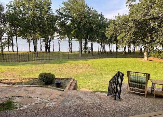 Property at 201 Paradise Cv, Shady Shores, TX 76208, 5 beds, 4 baths