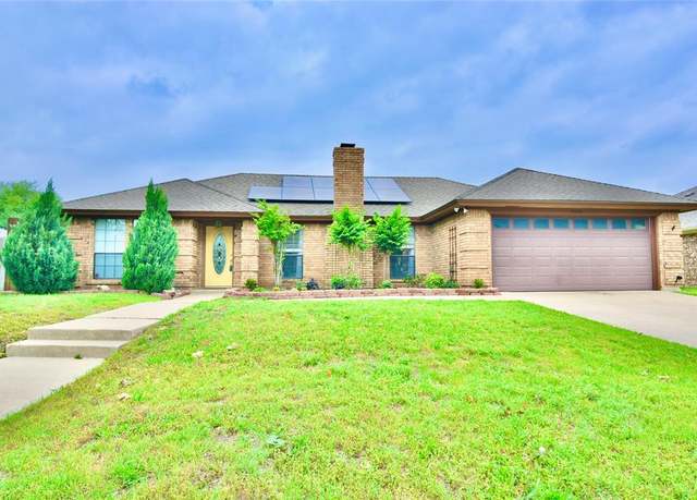 Property at 5605 Puerto Vallarta Dr, North Richland Hills, TX 76180, 3 beds, 2 baths