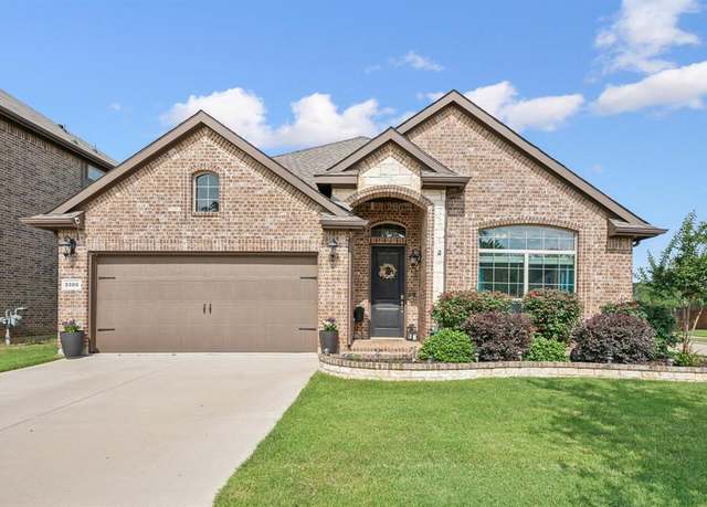 Property at 3300 Masthead Dr, Denton, TX 76210, 3 beds, 2 baths