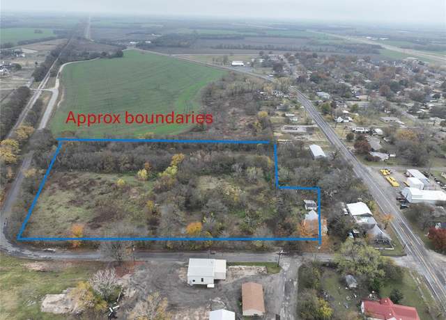 Property at 104 E Duke St, Howe, TX 75459