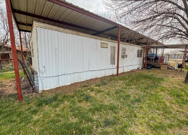 Property at 912 Plum St, Coleman, TX 76834, 3 beds, 2 baths