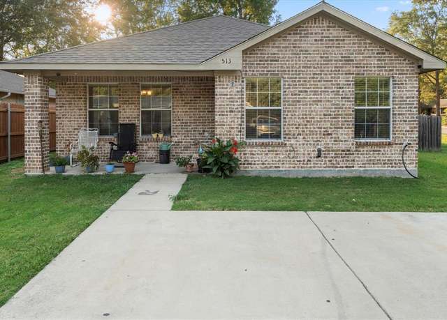 Property at 513 Mollie Ave, Mount Pleasant, TX 75455, 3 beds, 2 baths