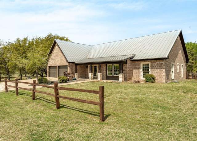 Property at 1445 County Road 428, Stephenville, TX 76401, 3 beds, 2.5 baths