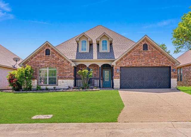 Property at 390 Spyglass Dr, Willow Park, TX 76008, 4 beds, 2 baths