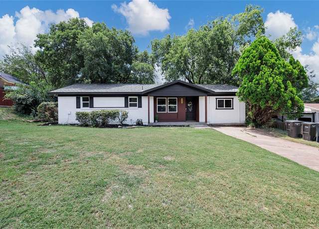 Property at 6405 Johns Way, Fort Worth, TX 76135, 3 beds, 2 baths