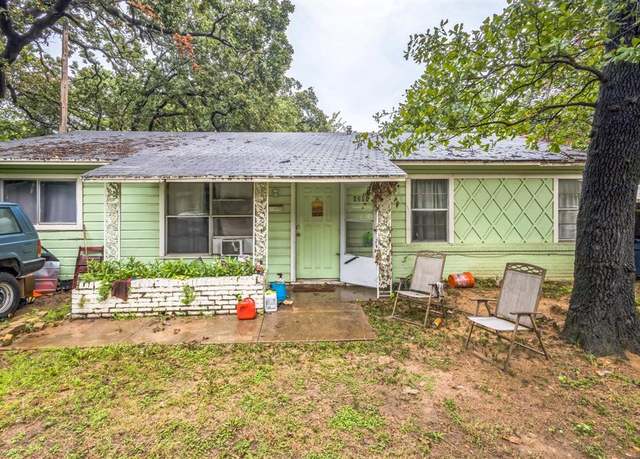 Property at 4304 Kings Cir N, Fort Worth, TX 76111, 3 beds, 1 bath