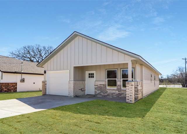 Property at 4035 Lake St, Greenville, TX 75401, 3 beds, 2 baths