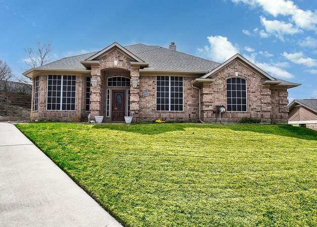 Property at 8654 Glen Hollow Dr, Fort Worth, TX 76179, 4 beds, 2.5 baths