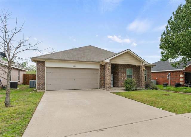 Property at 127 Mitchell St, Terrell, TX 75160, 3 beds, 2 baths