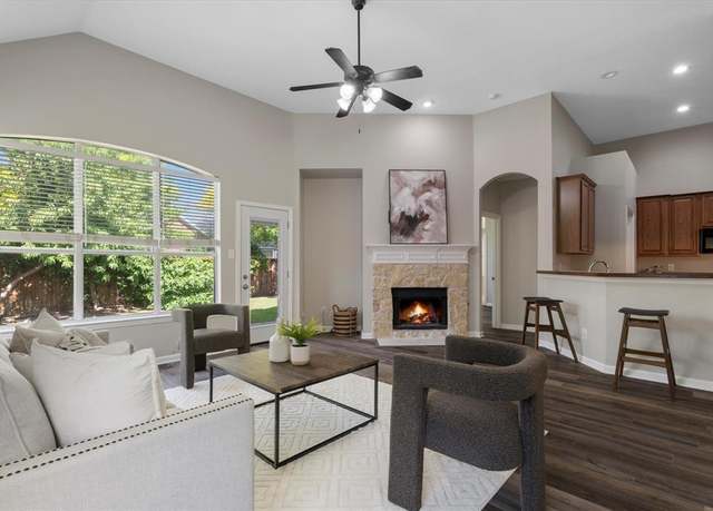 Property at 2608 Dunbar Dr, Mckinney, TX 75072, 3 beds, 2 baths