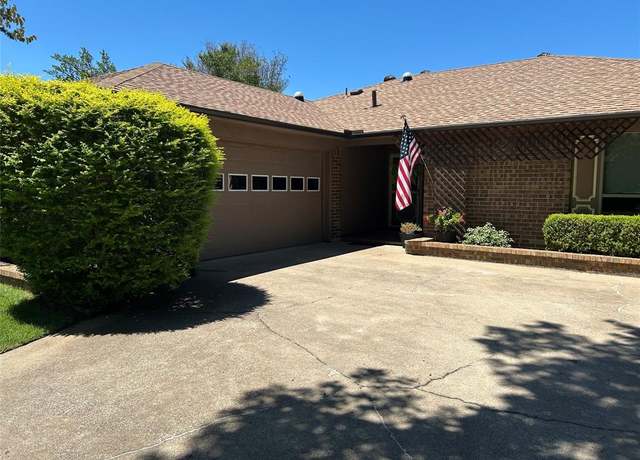 Property at 1409 Circle Ln, Bedford, TX 76022, 3 beds, 2 baths