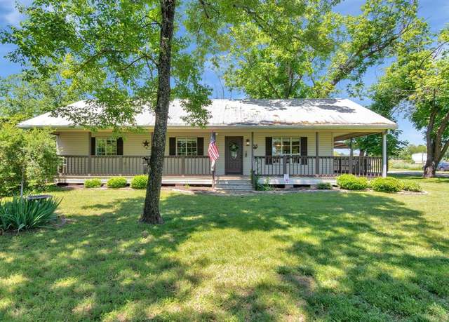 Property at 836 Silver Creek Rd, Azle, TX 76020, 3 beds, 2 baths