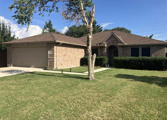 Property at 4314 Fieldwood Dr, Corinth, TX 76208, 4 beds, 2 baths