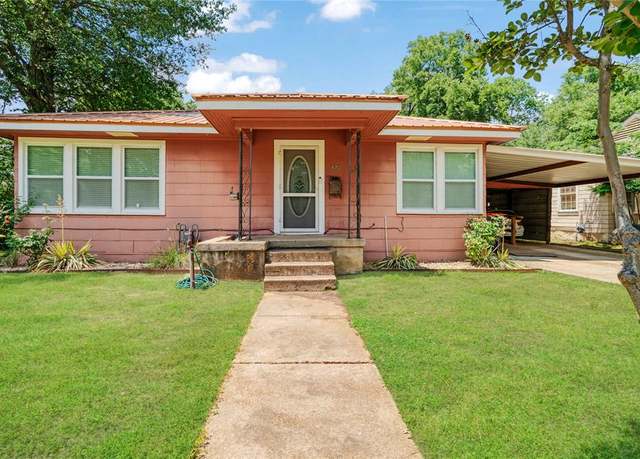 Property at 670 SE 22nd St SE, Paris, TX 75460, 3 beds, 2 baths