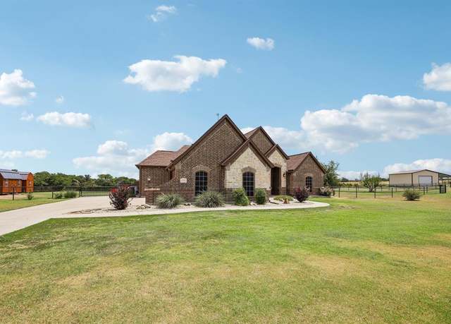 Property at 136 Spring Meadow Dr, Springtown, TX 76082, 4 beds, 2 baths