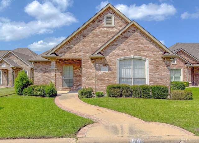 Property at 616 Mockingbird Pl, Corsicana, TX 75110, 2 beds, 2.5 baths
