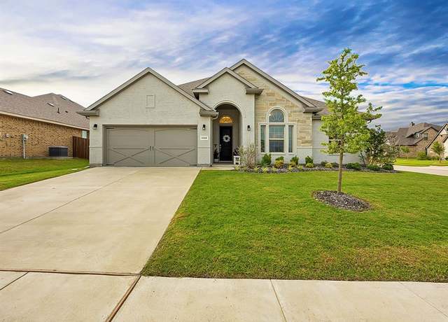Property at 5622 Log Cabin Ct, Midlothian, TX 76065, 4 beds, 2 baths