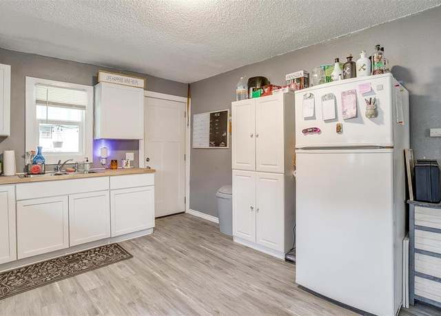 Property at 320 E Clifton St, Stephenville, TX 76401, 2 beds, 1 bath