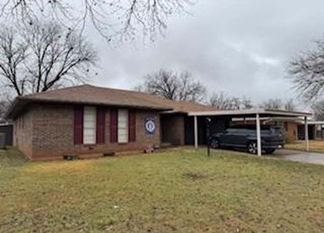 Property at 1726 Yorktown Dr, Abilene, TX 79603, 3 beds, 2 baths