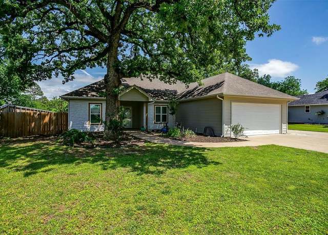 Property at 3711 Winding Way, Granbury, TX 76049, 3 beds, 2 baths